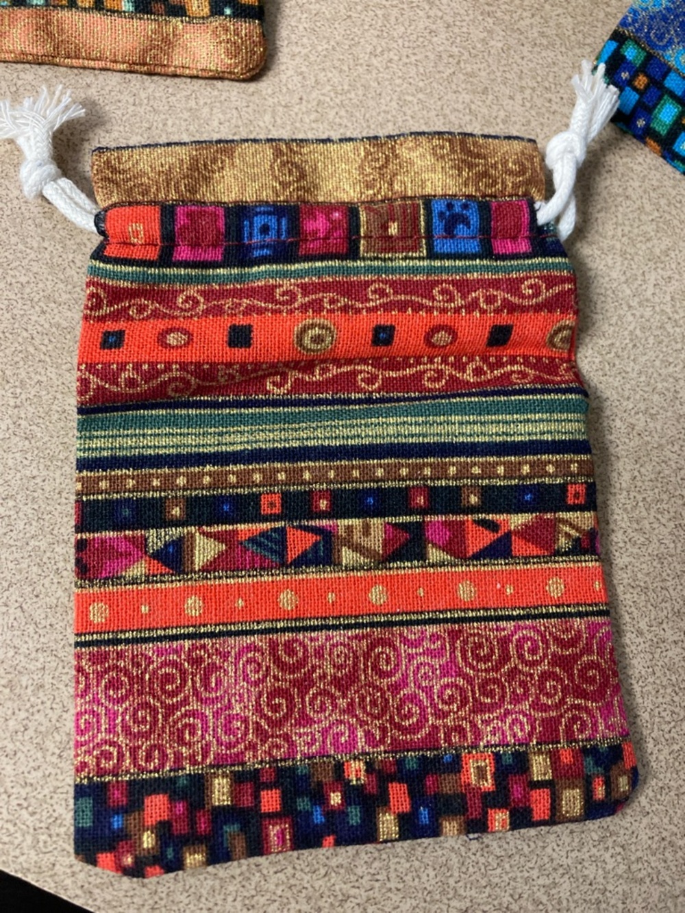 4 Colorful Striped Drawstring Pouch - Multicolor - Picture 3 of 7